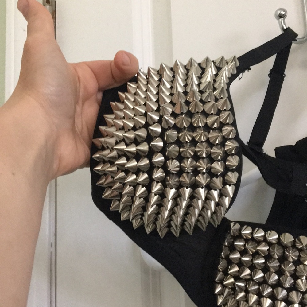 Spikes! - Picture 2 of 7